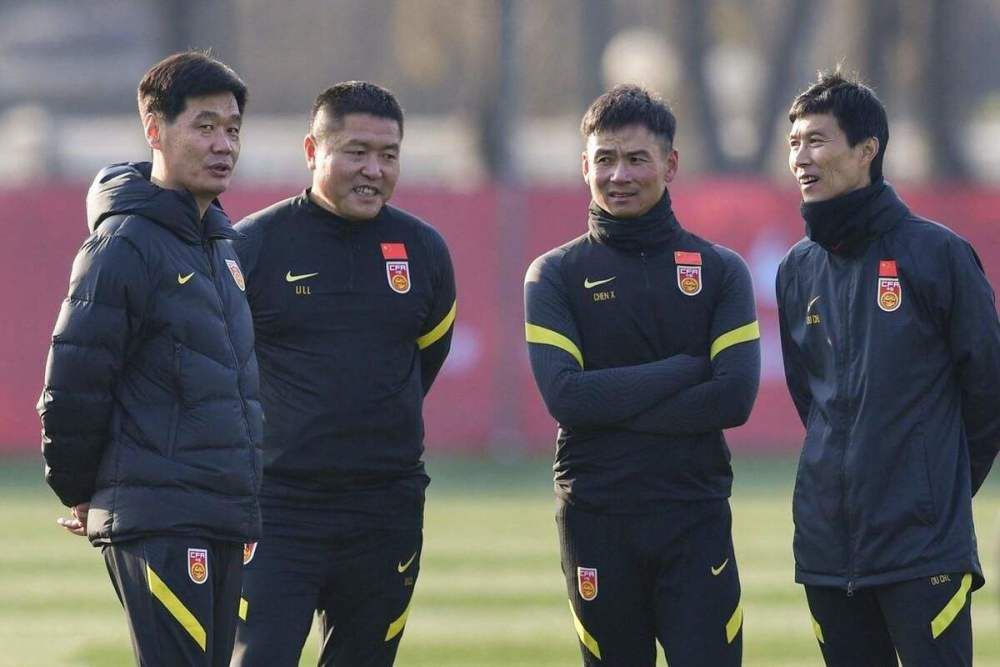 忘穿内裤坐公交车被猛烈进出视频
