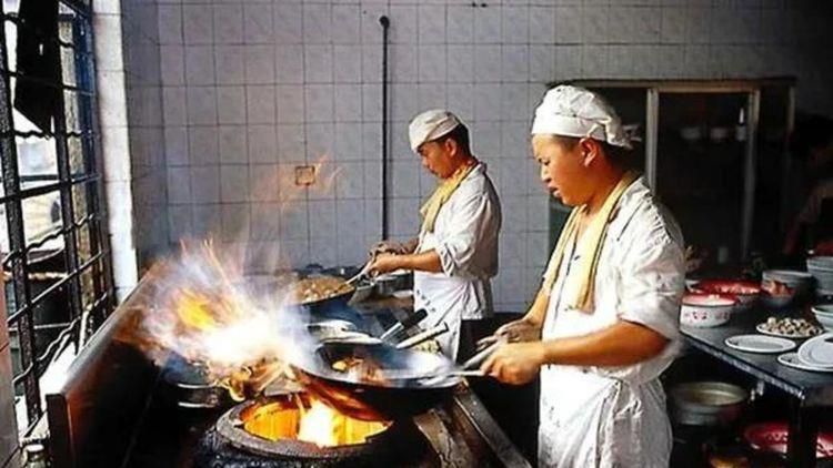 求求不满解决师嫂子